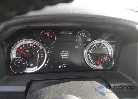 2018 Ram 1500 Big Horn 4X4 6'4 Box z USA, uszkodzony, nr VIN 1C6RR7GG1JS229115